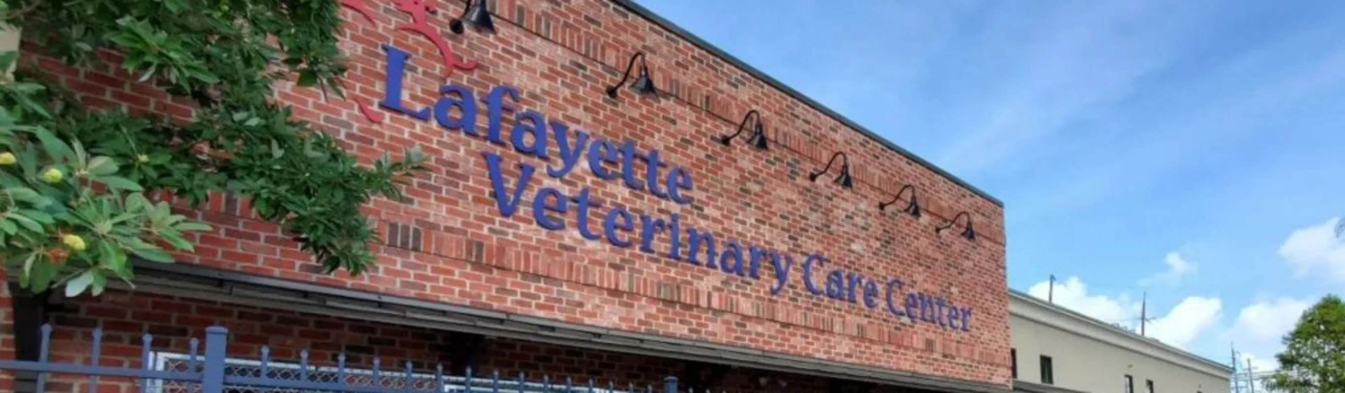 Exterior of Lafayette Veterinary Care Center 